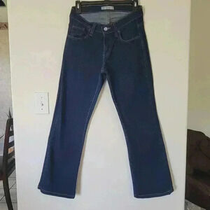 LEVIS Strauss high-low rise boot cut jean size 6 / medium curvy